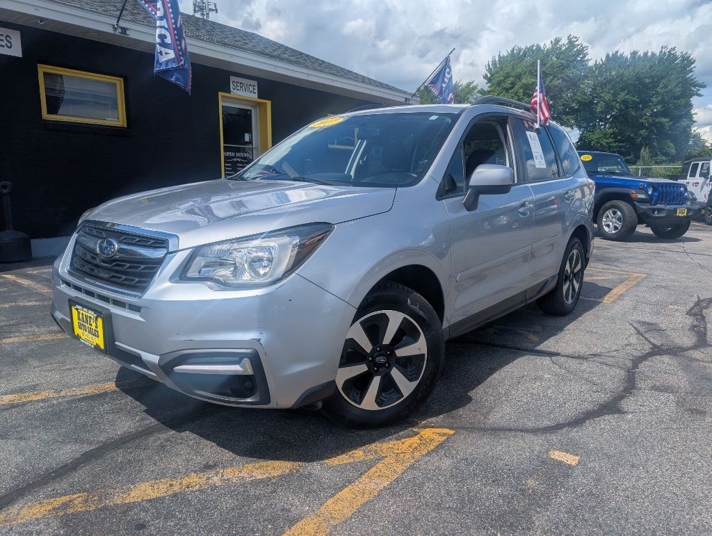 2017 Subaru Forester Image 2