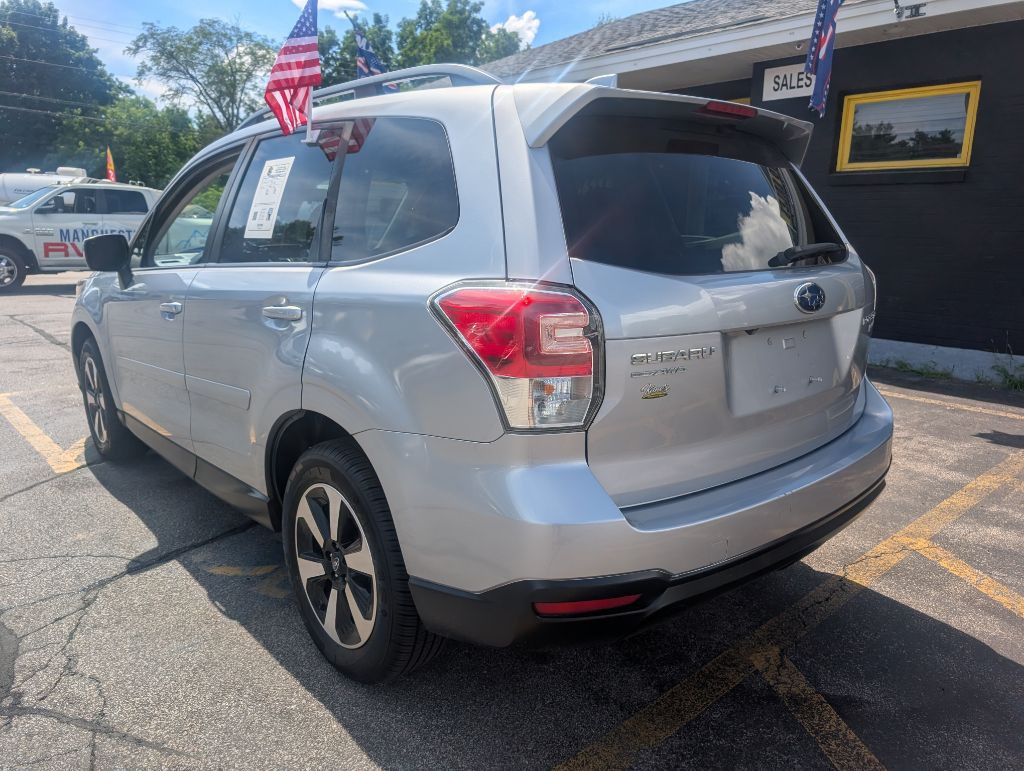 2017 Subaru Forester Image 5