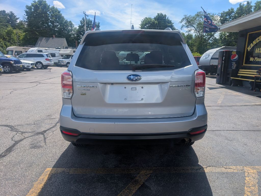 2017 Subaru Forester Image 6