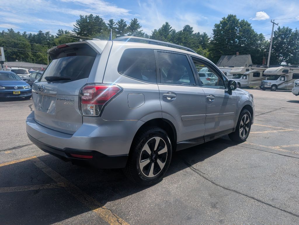 2017 Subaru Forester Image 7