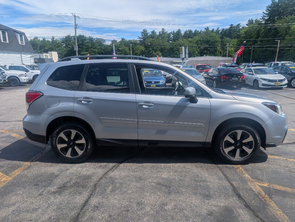 2017 Subaru Forester Image 8