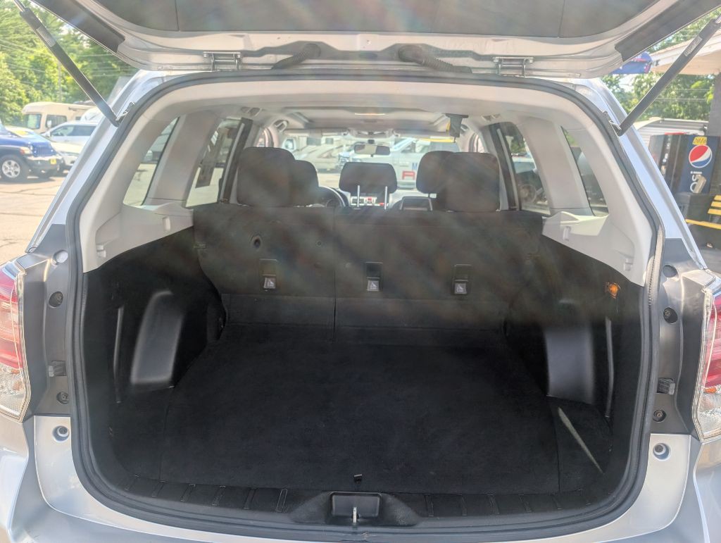 2017 Subaru Forester Image 9