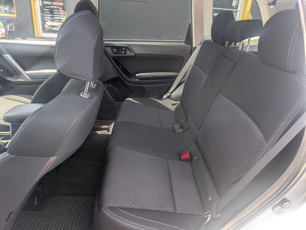 2017 Subaru Forester Image 12