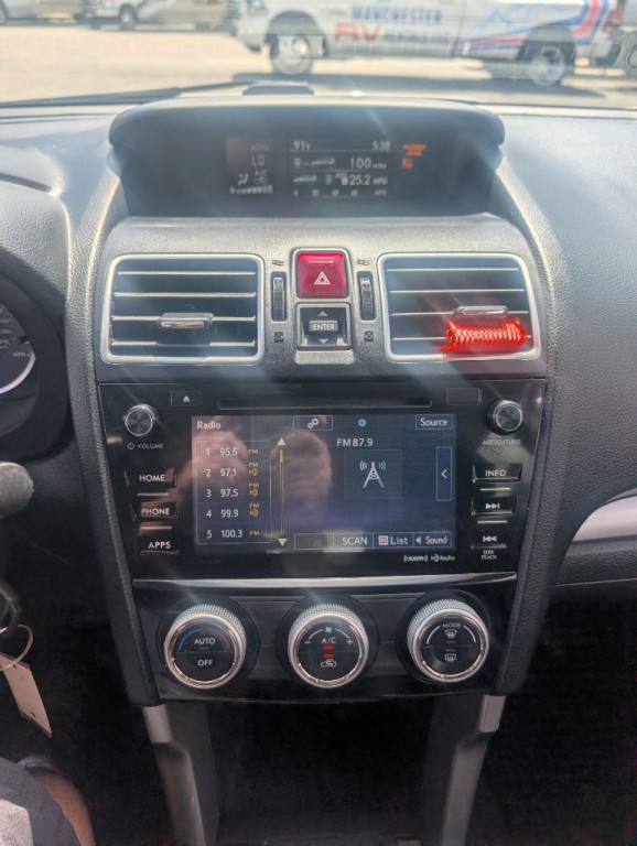 2017 Subaru Forester Image 16