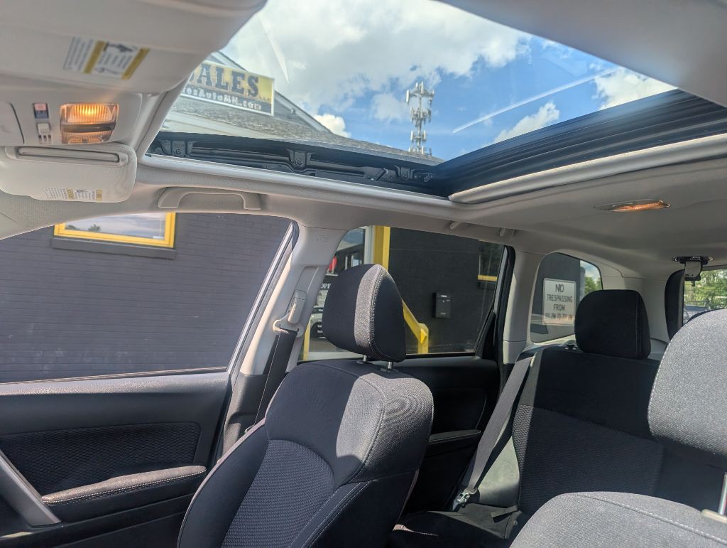 2017 Subaru Forester Image 17