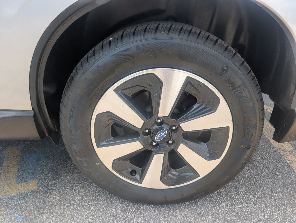 2017 Subaru Forester Image 18