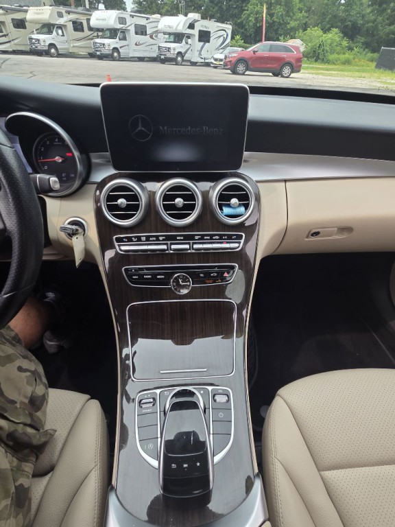 2017 Mercedes-Benz C-Class Image 14