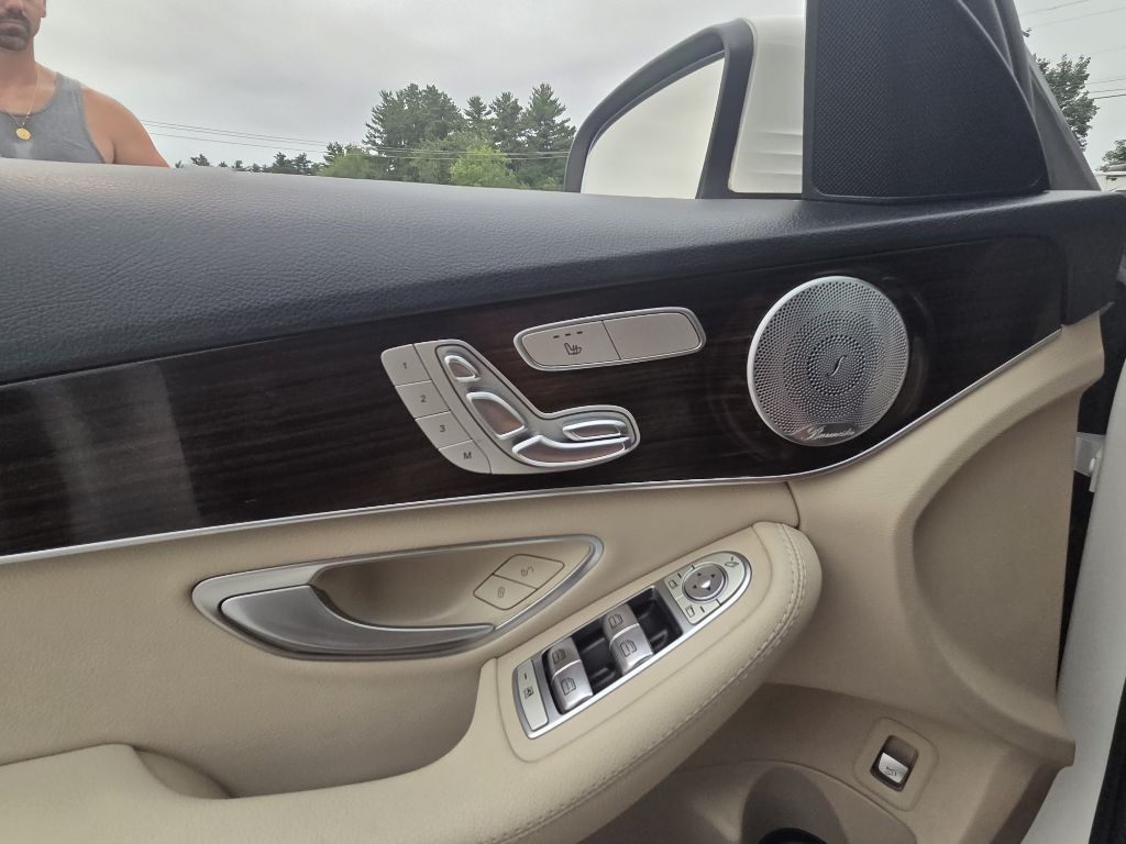 2017 Mercedes-Benz C-Class Image 16