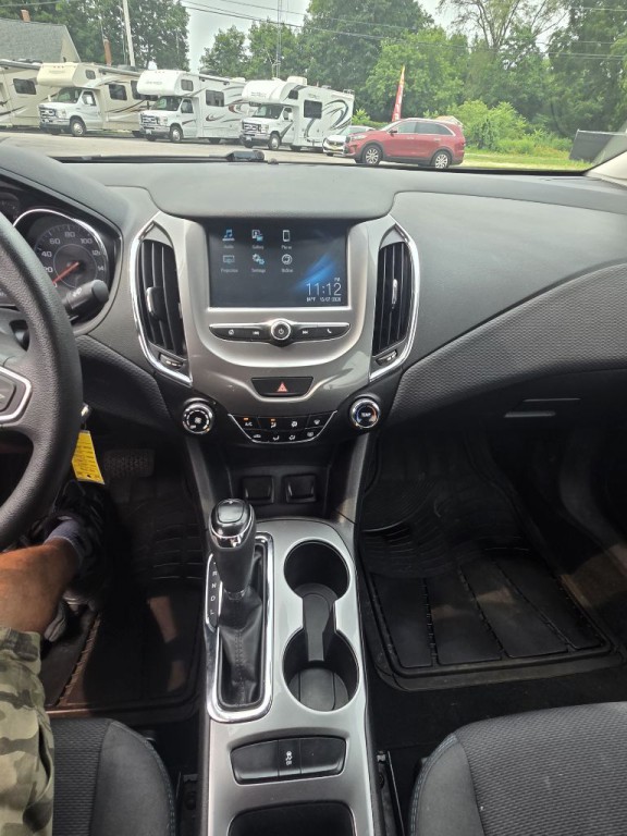 2017 Chevrolet Cruze Image 16