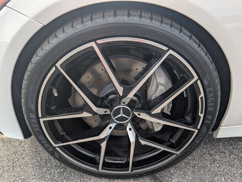 2017 Mercedes-Benz C-Class Image 18