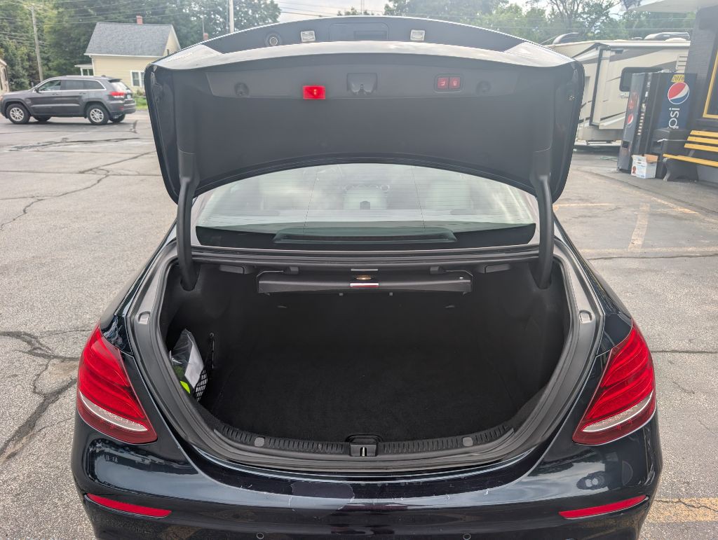 2017 Mercedes-Benz E-Class Image 8