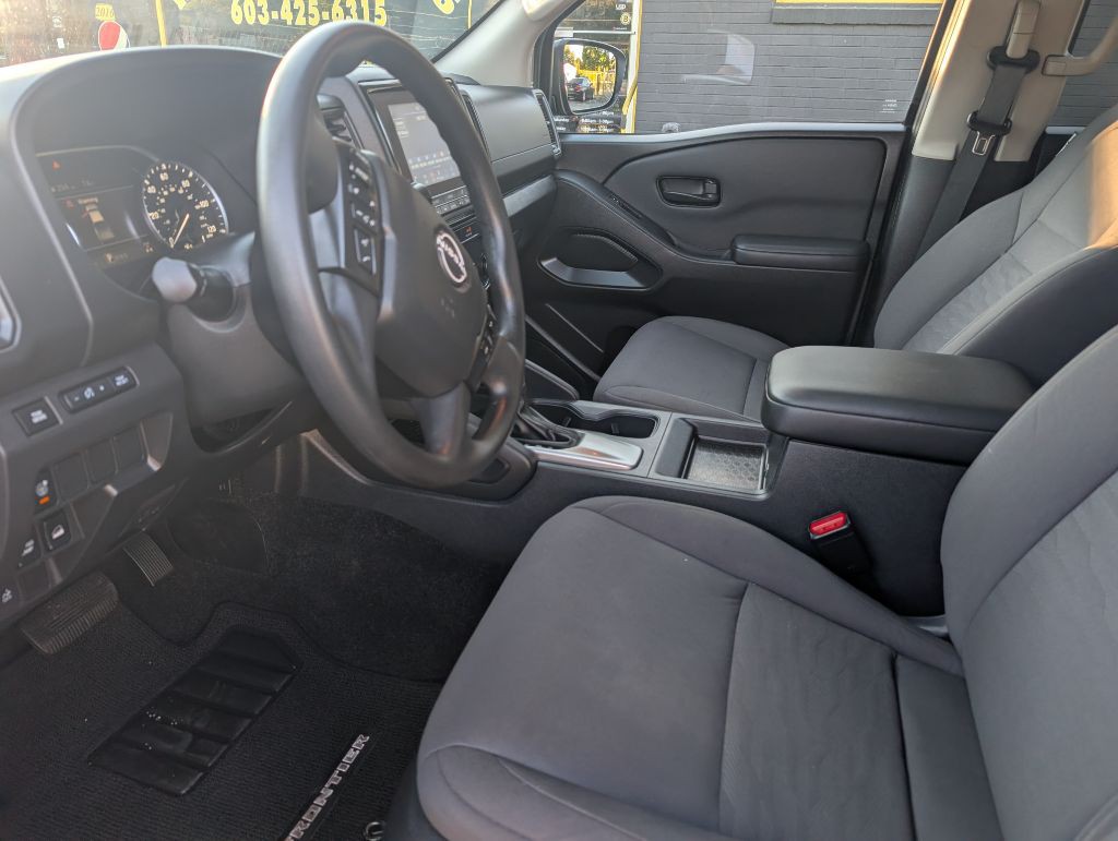 2022 Nissan Frontier Image 12