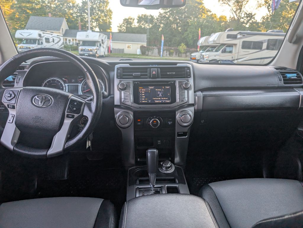 2017 Toyota 4Runner Image 11