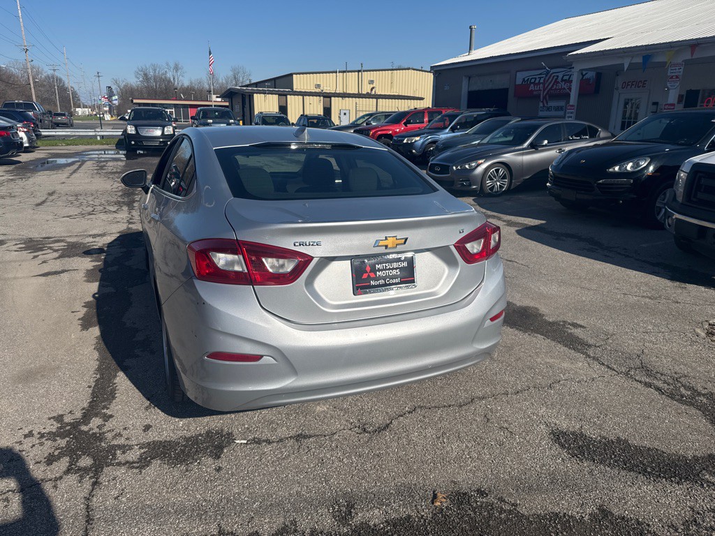 2016 Chevrolet Cruze Image 4