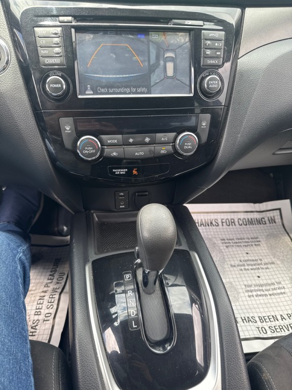 2015 Nissan Rogue Image 13