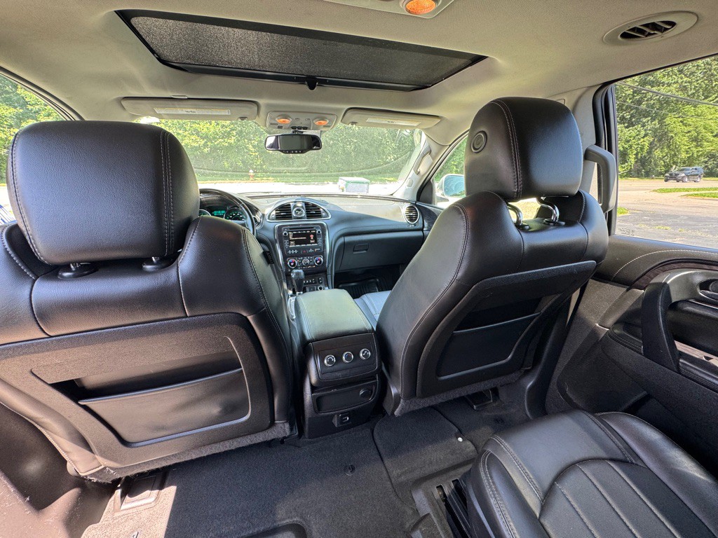 2017 Buick Enclave Image 16