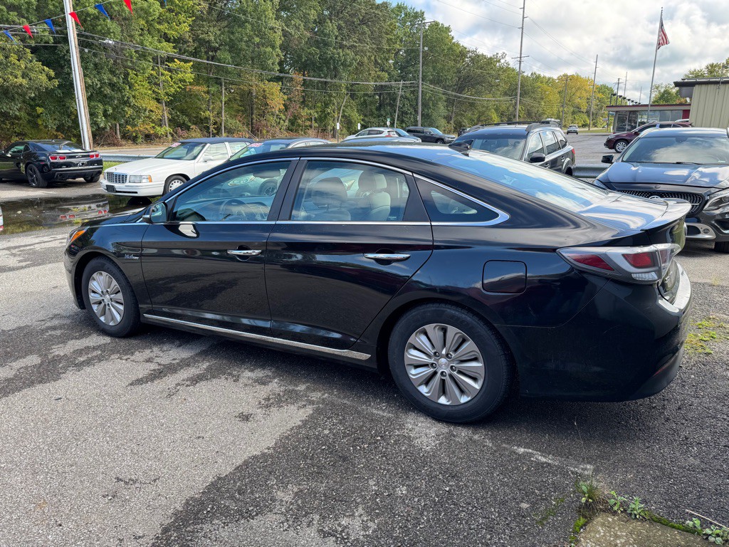 2017 Hyundai Sonata Image 3