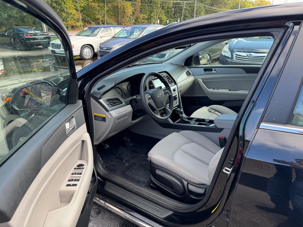 2017 Hyundai Sonata Image 8