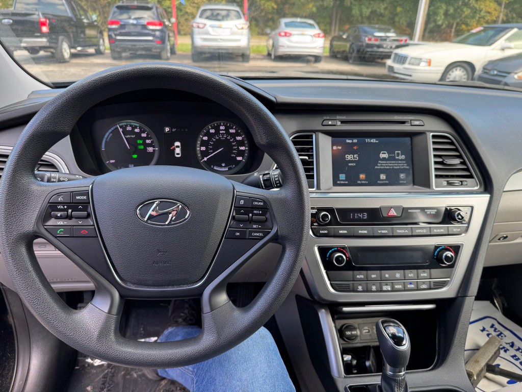 2017 Hyundai Sonata Image 10