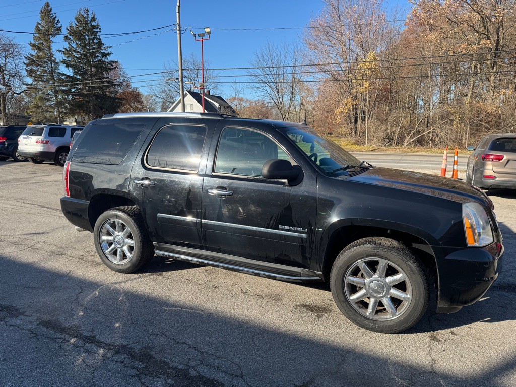 2012 GMC Yukon Image 2