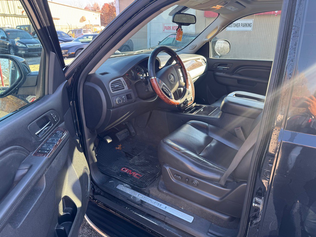 2012 GMC Yukon Image 10