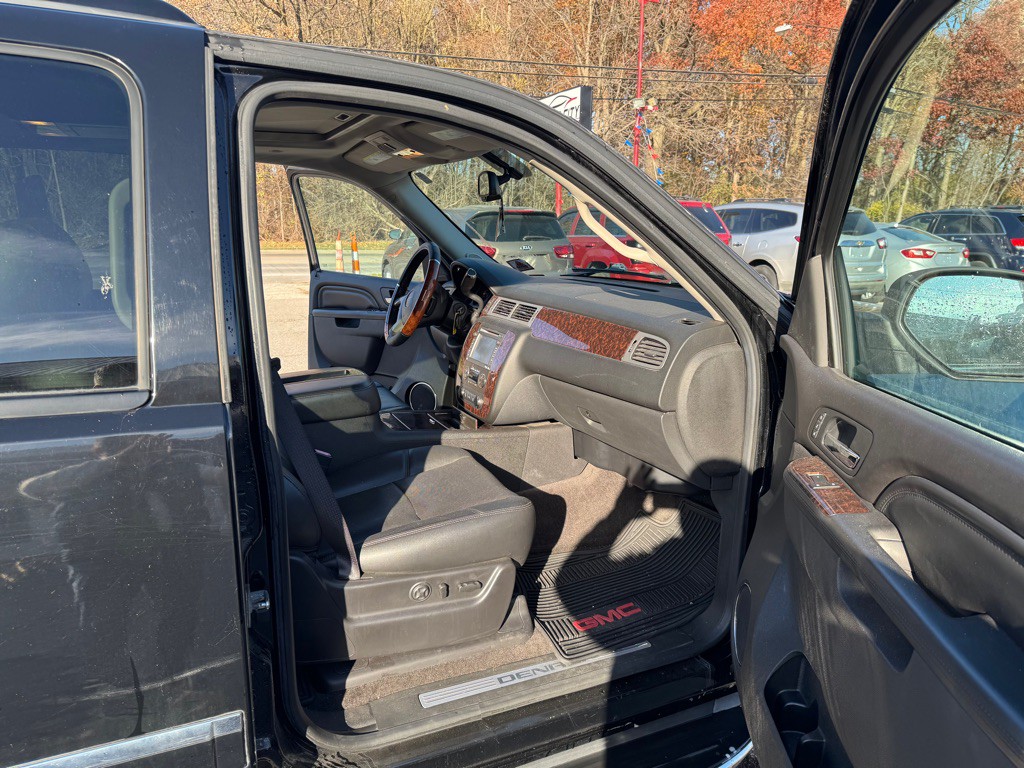 2012 GMC Yukon Image 13