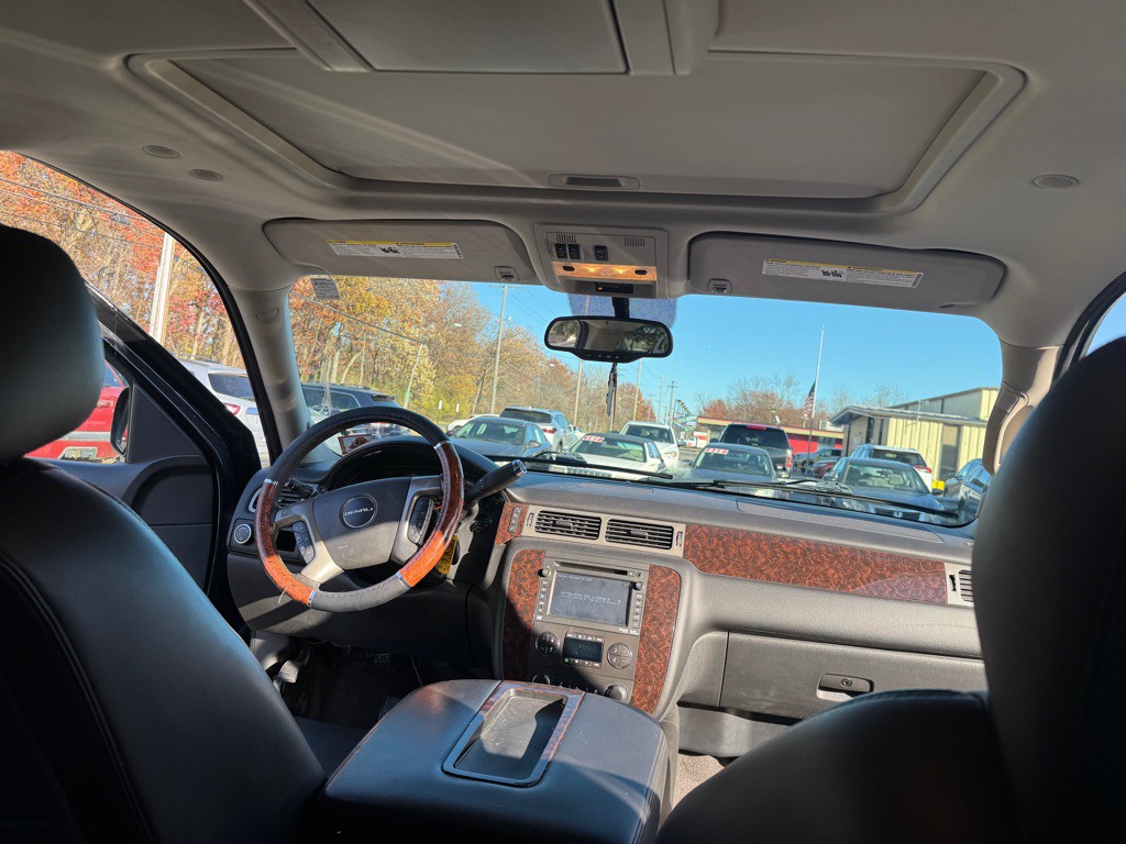 2012 GMC Yukon Image 17