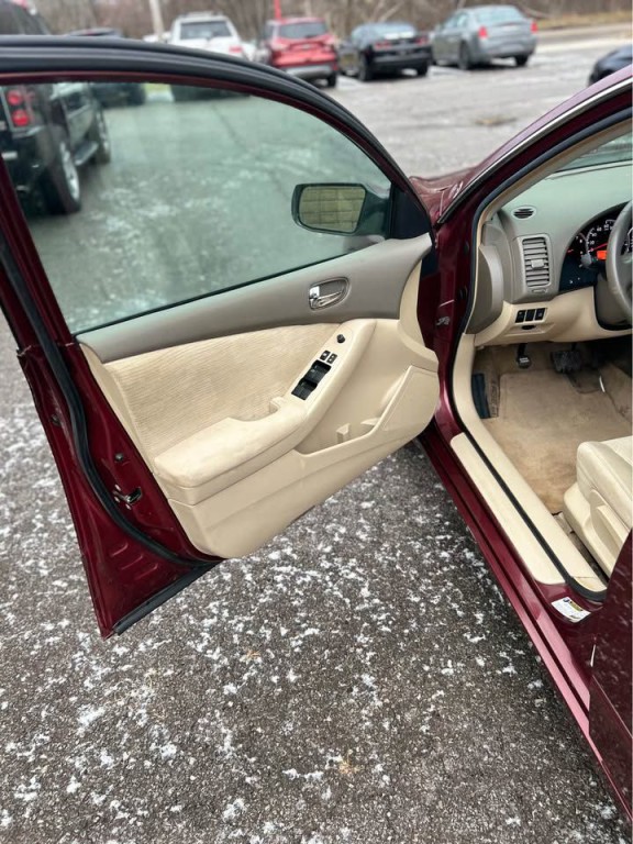 2010 Nissan Altima Image 8