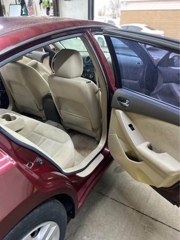 2010 Nissan Altima Image 10