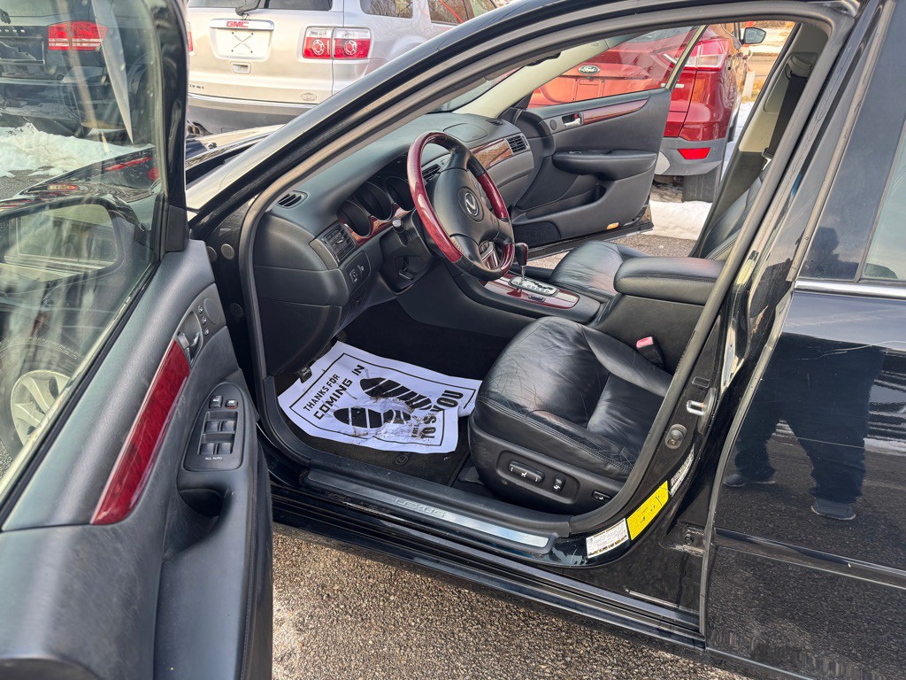 2004 Lexus ES Image 12