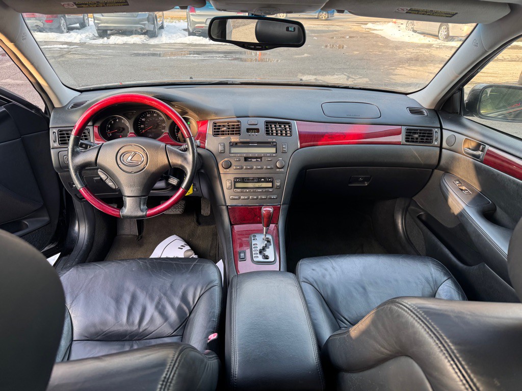 2004 Lexus ES Image 16