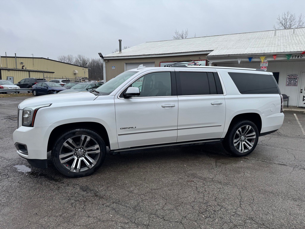 2018 GMC Yukon Image 2