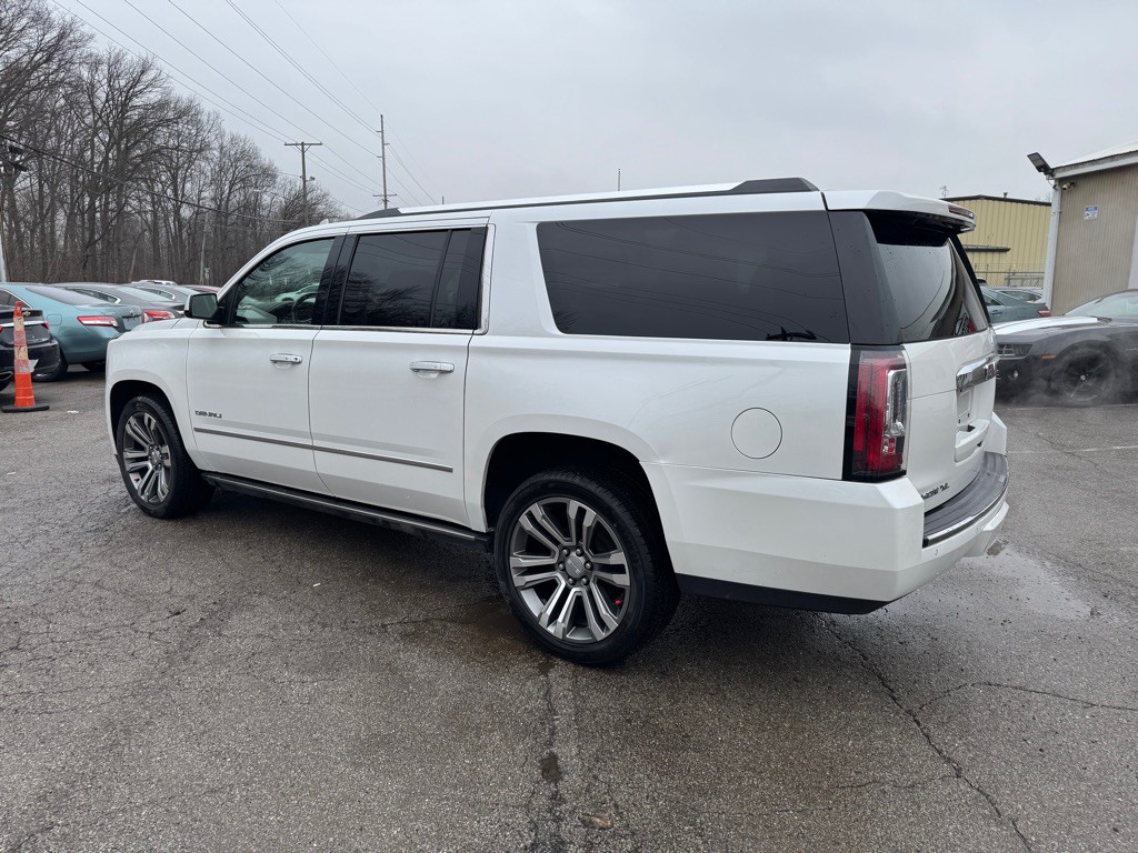 2018 GMC Yukon Image 3