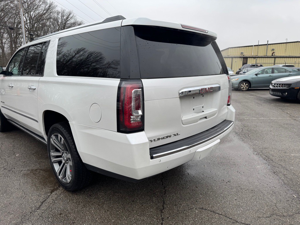 2018 GMC Yukon Image 4