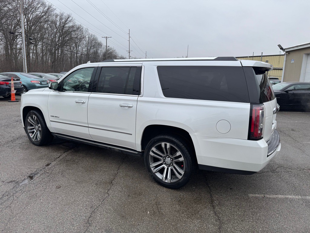 2018 GMC Yukon Image 9