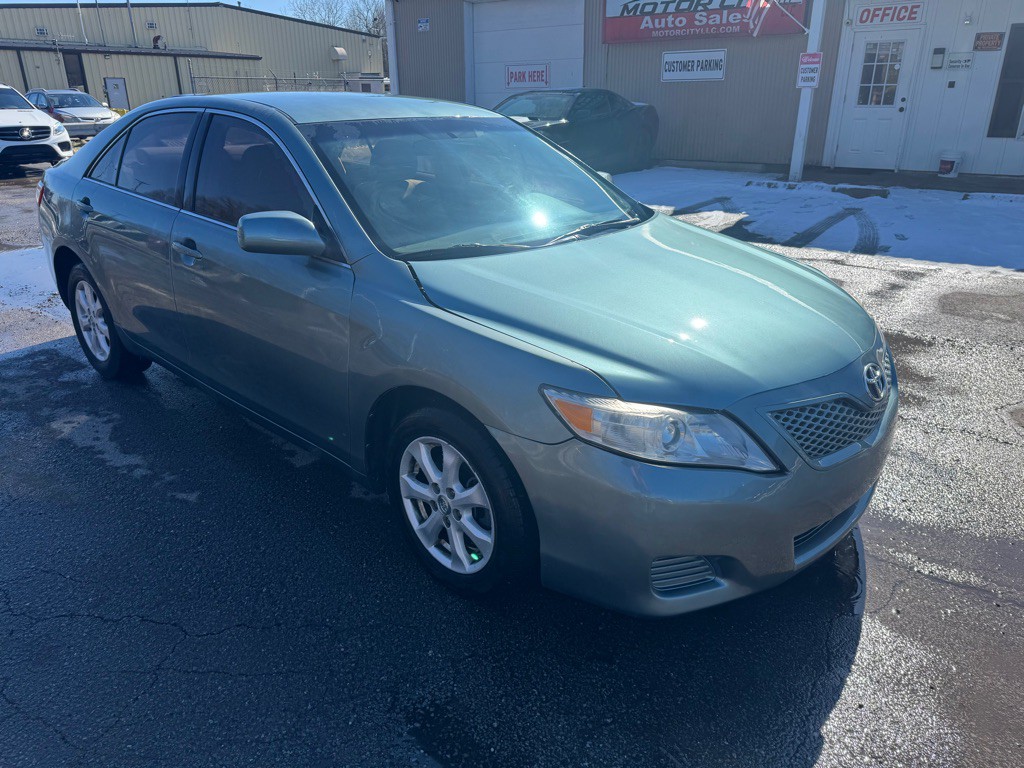 2011 Toyota Camry Image 6
