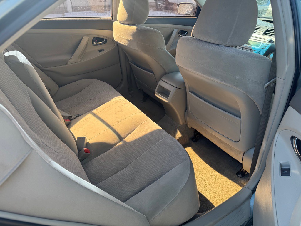 2011 Toyota Camry Image 9