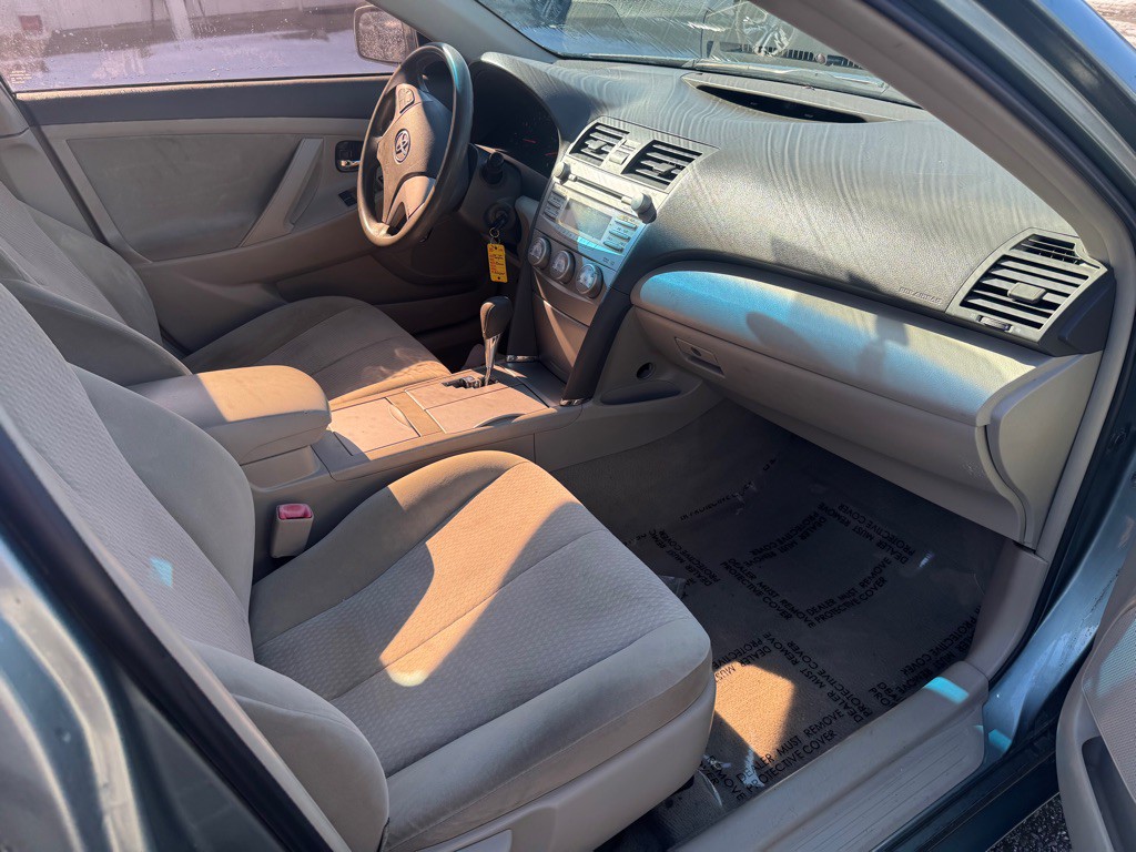 2011 Toyota Camry Image 10