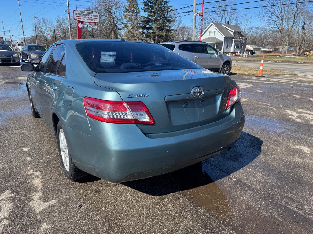 2011 Toyota Camry Image 14