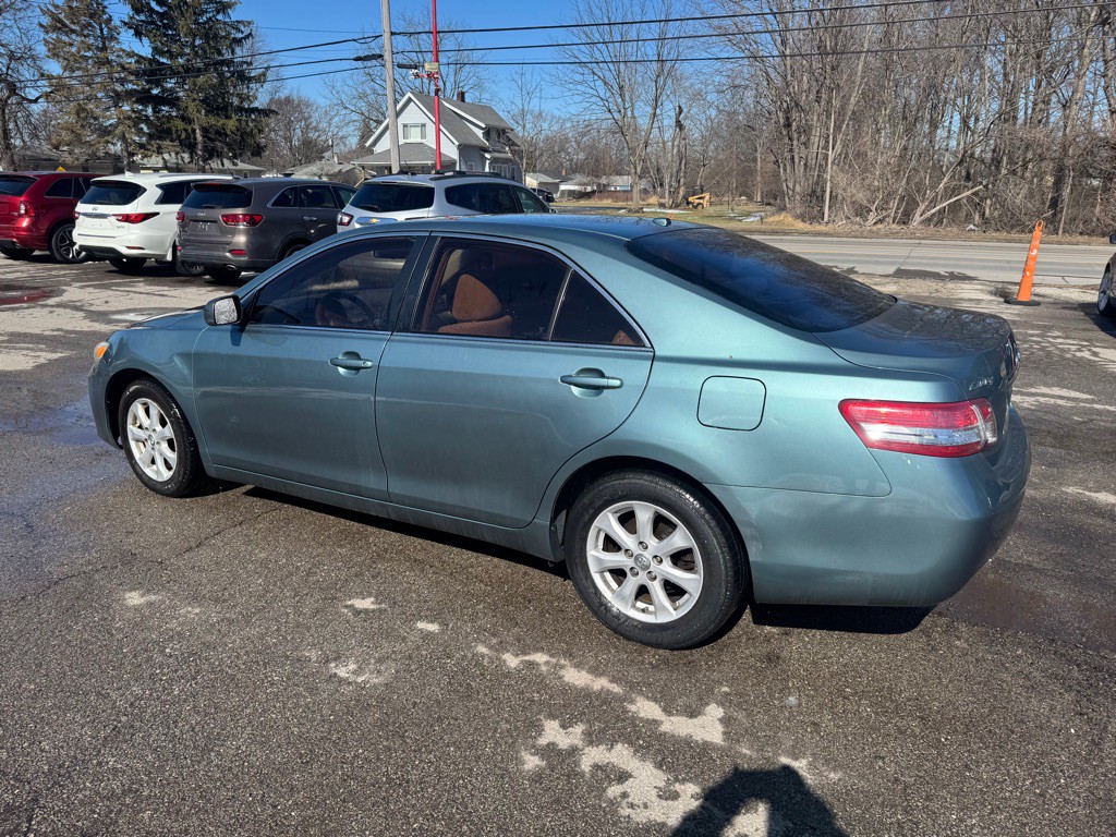 2011 Toyota Camry Image 15