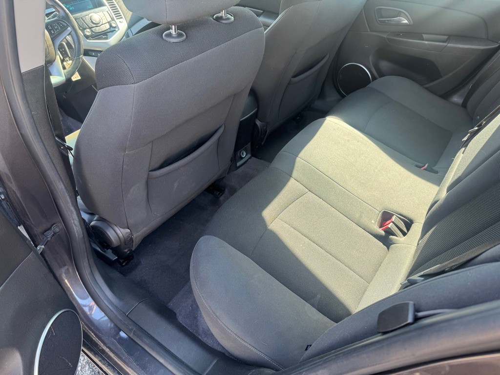 2011 Chevrolet Cruze Image 12