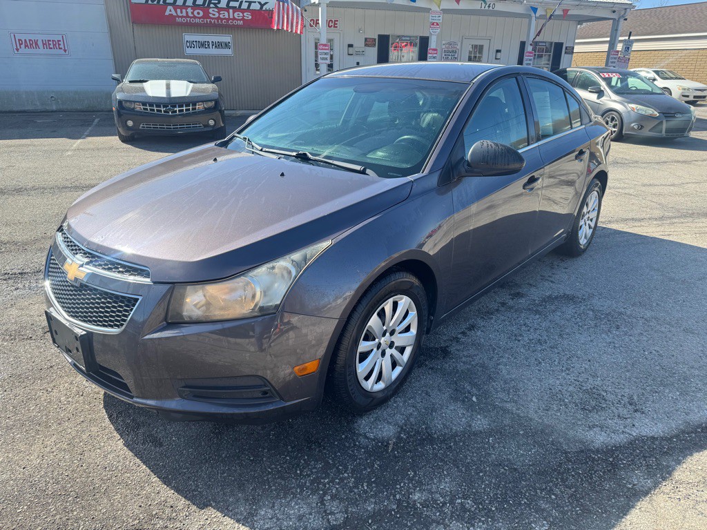 2011 Chevrolet Cruze Image 1