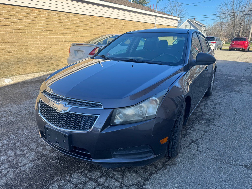 2011 Chevrolet Cruze Image 2