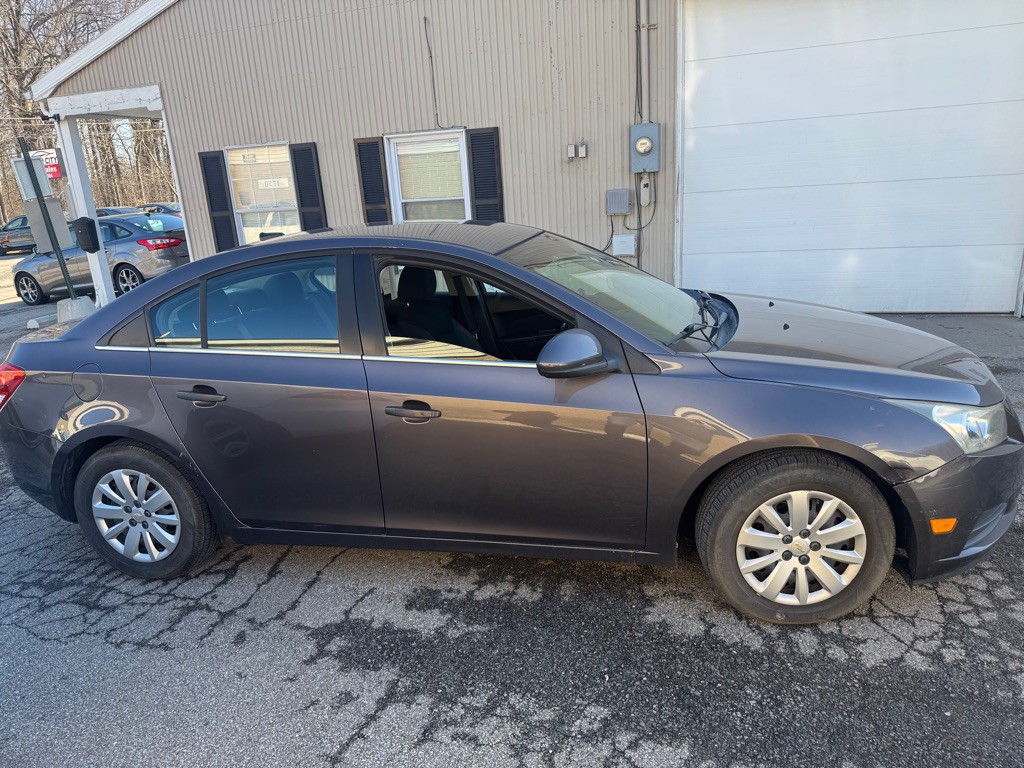 2011 Chevrolet Cruze Image 7