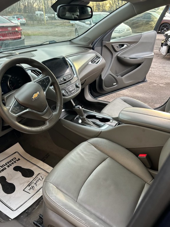 2018 Chevrolet Malibu Image 16