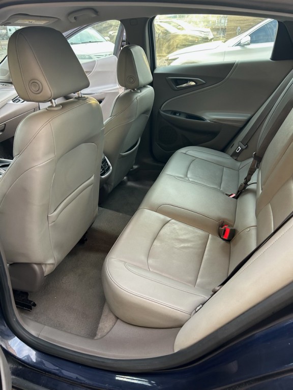 2018 Chevrolet Malibu Image 32
