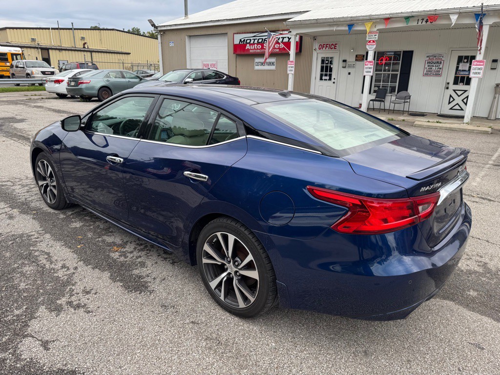 2016 Nissan Maxima Image 4