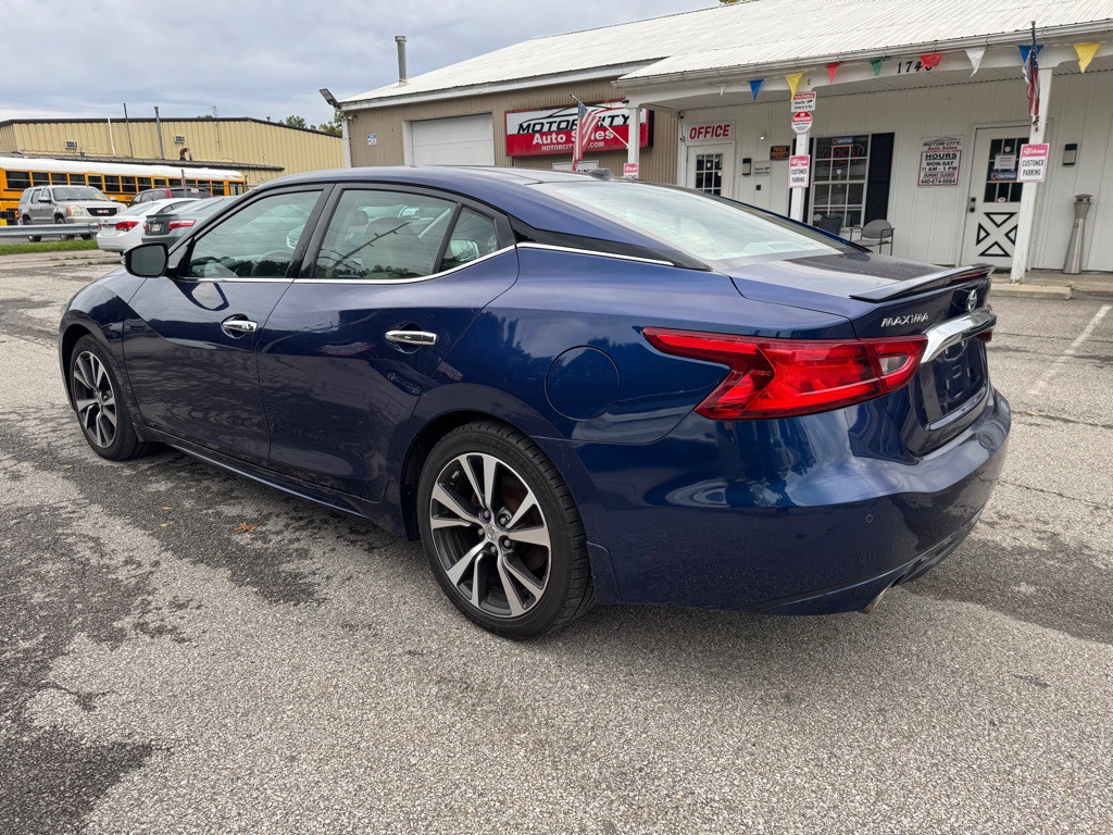 2016 Nissan Maxima Image 5