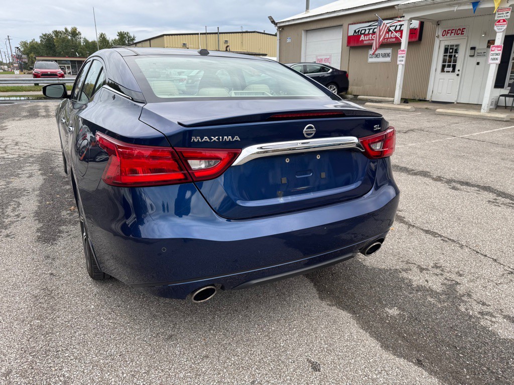 2016 Nissan Maxima Image 6