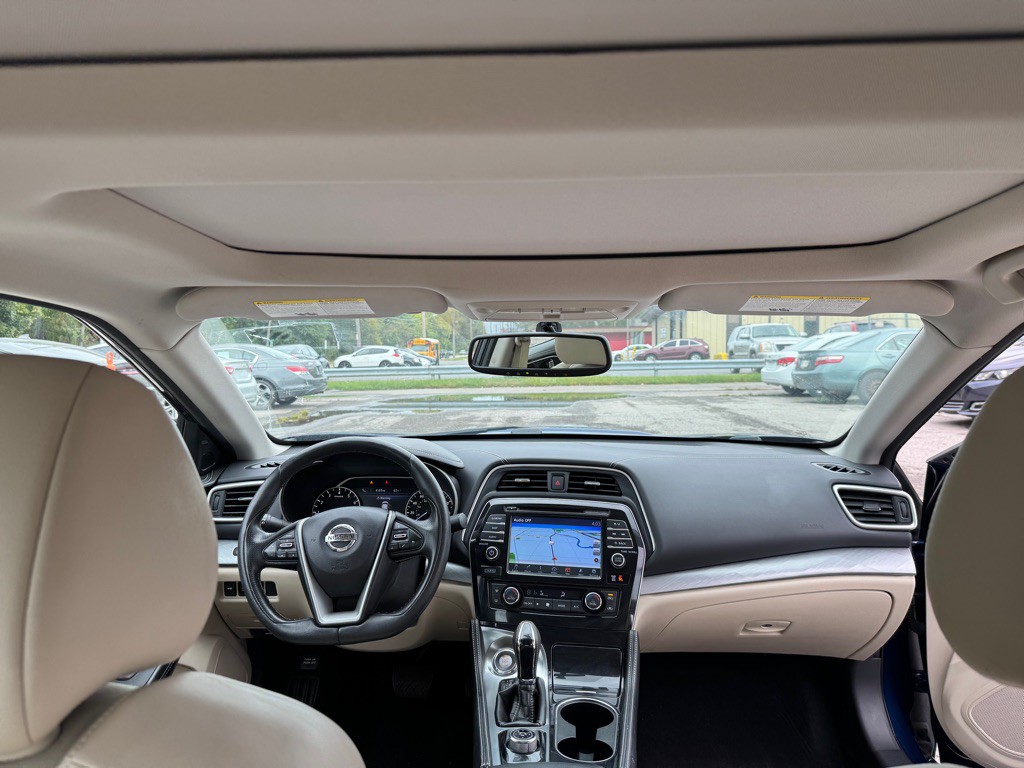 2016 Nissan Maxima Image 12